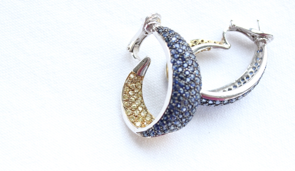 A pair of Sapphire hoop earrings, - Bild 4 aus 4