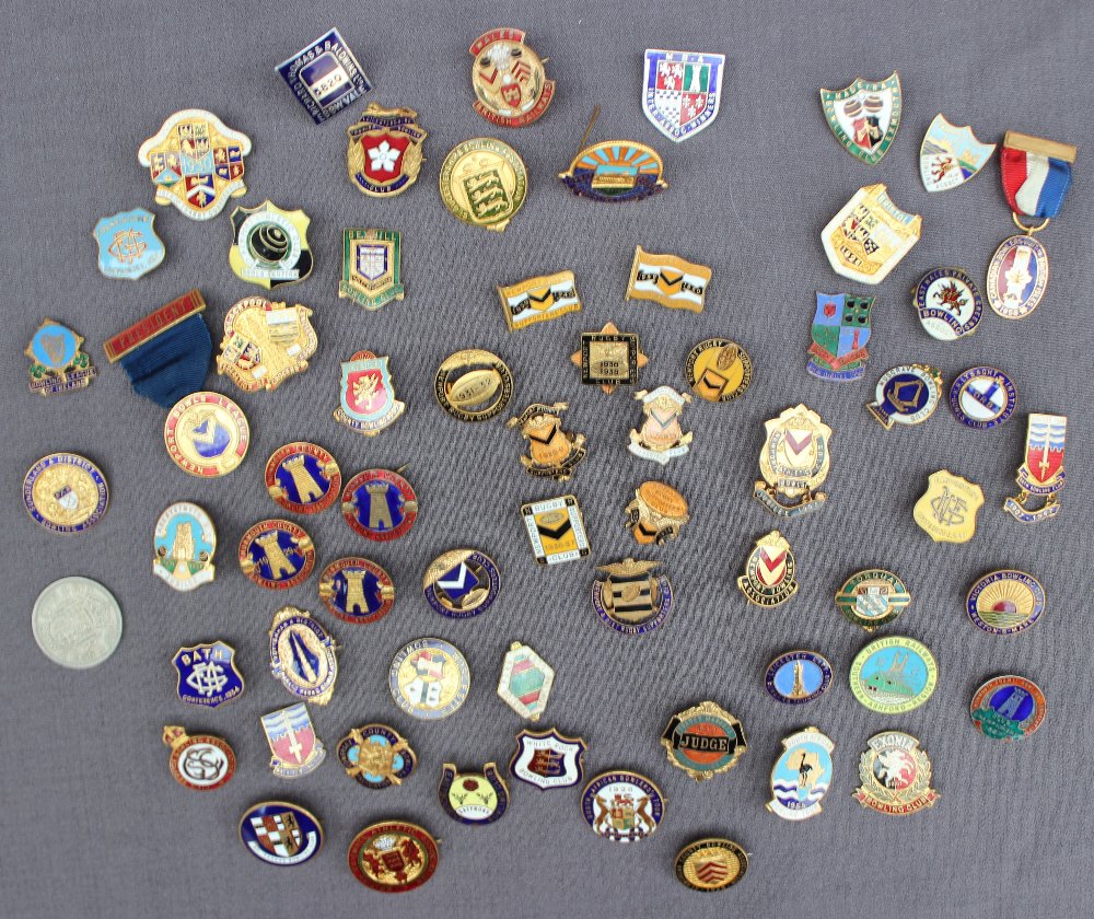 Assorted Newport Rugby Supporters Club pin badges including 1928-9, 1929-30, 1931-32, 1933-34, - Image 2 of 3