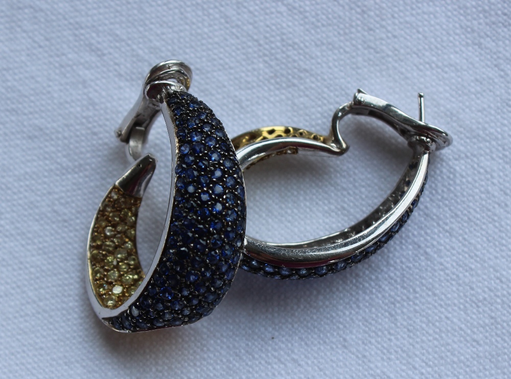 A pair of Sapphire hoop earrings, - Bild 3 aus 4