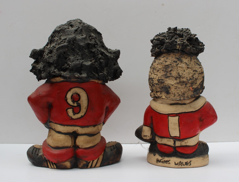 A John Hughes pottery Grogg of Gareth Edwards in a Welsh jersey, holding a ball, with the No. - Image 3 of 5