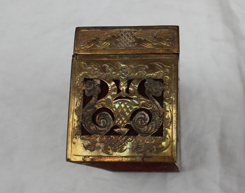 A pierced brass and white metal casket, - Bild 6 aus 8