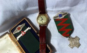 A Gentleman's mid size 9ct gold Madex wristwatch,