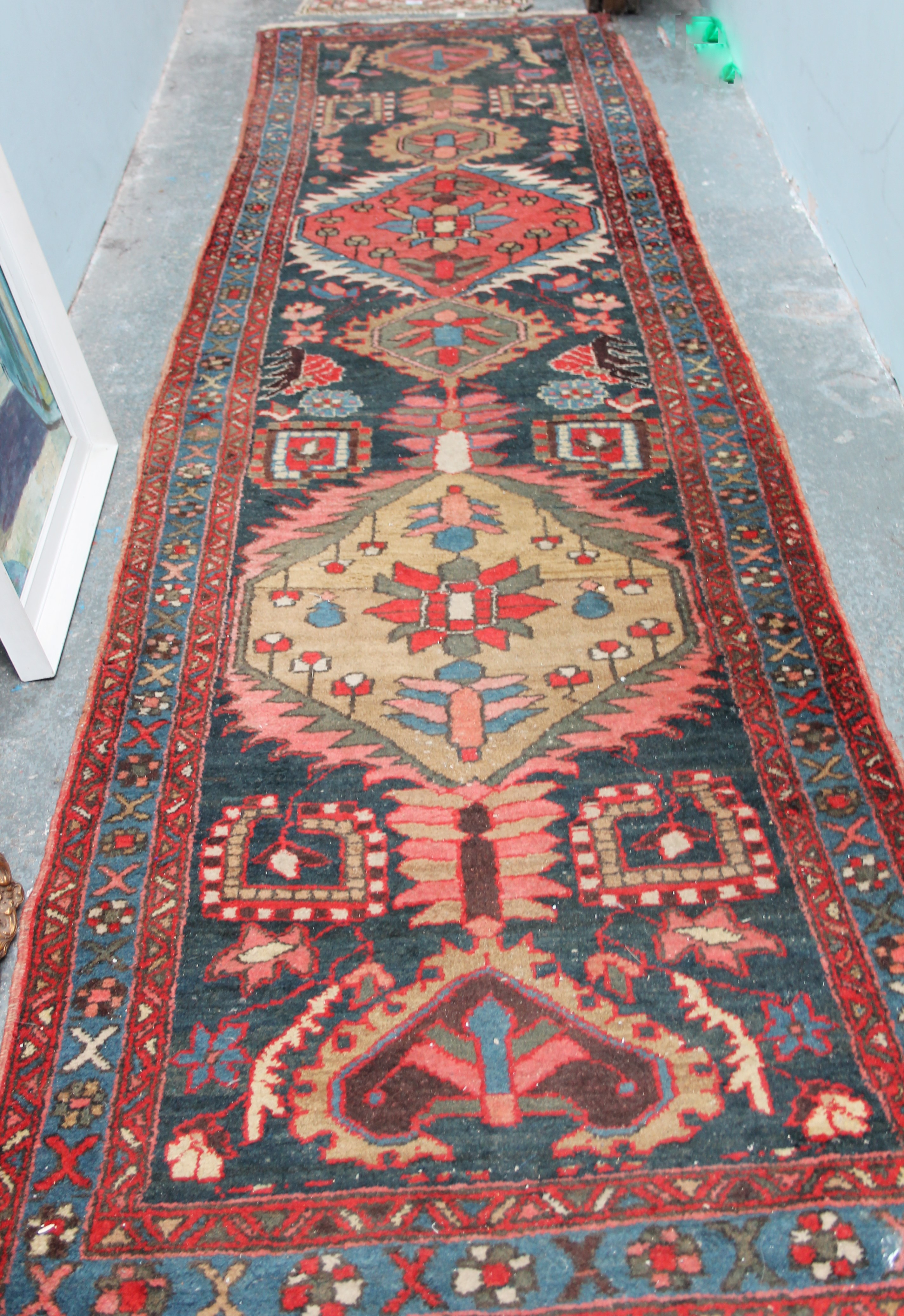 A red ground runner and a small rug - Bild 3 aus 3