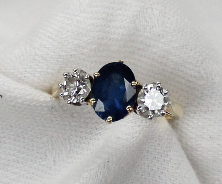 A sapphire and diamond ring, - Image 2 of 5