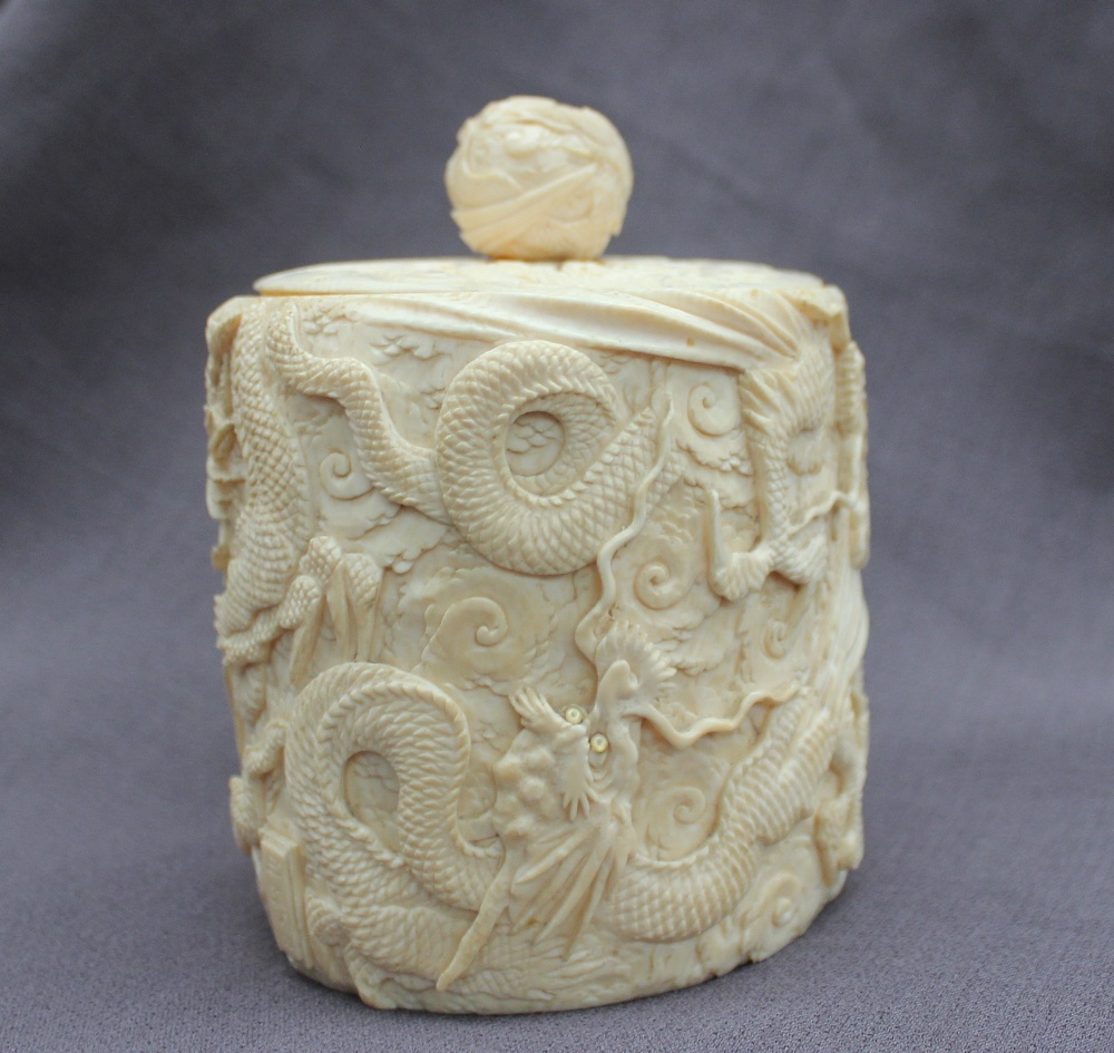 A late 19th / early 20th century Chinese carved ivory box and cover of oval form, - Image 3 of 10