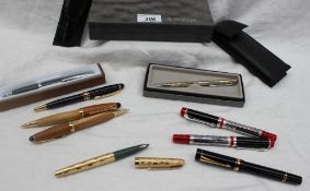 A Parker gilt metal textured fountain pen,