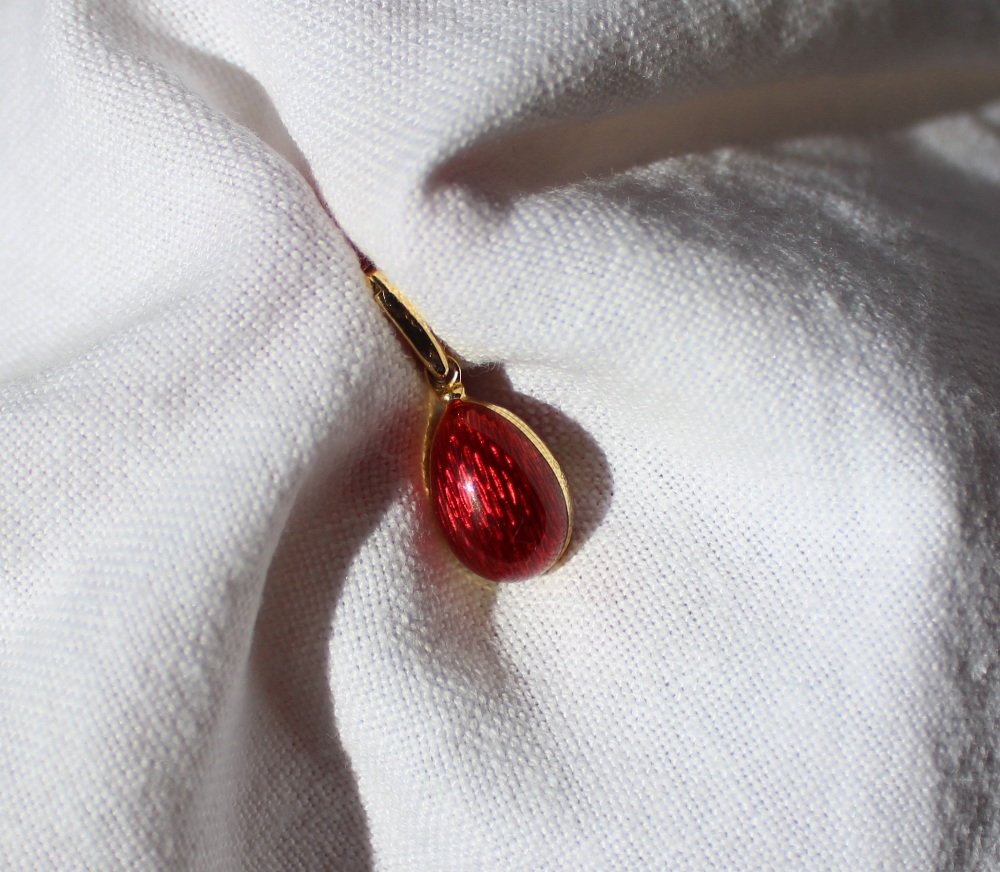 Victor Mayer for Faberge an 18ct gold, diamond and red enamel egg shaped pendant, - Image 4 of 7