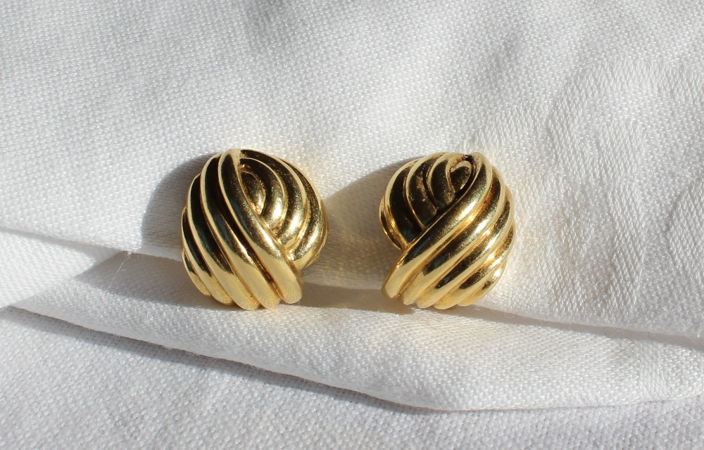 A pair of 18ct yellow gold Garrard knot clip on earrings approximately 13 grams - Image 2 of 5