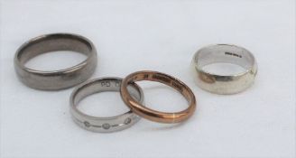 Two 9ct gold wedding bands, approximately 6.