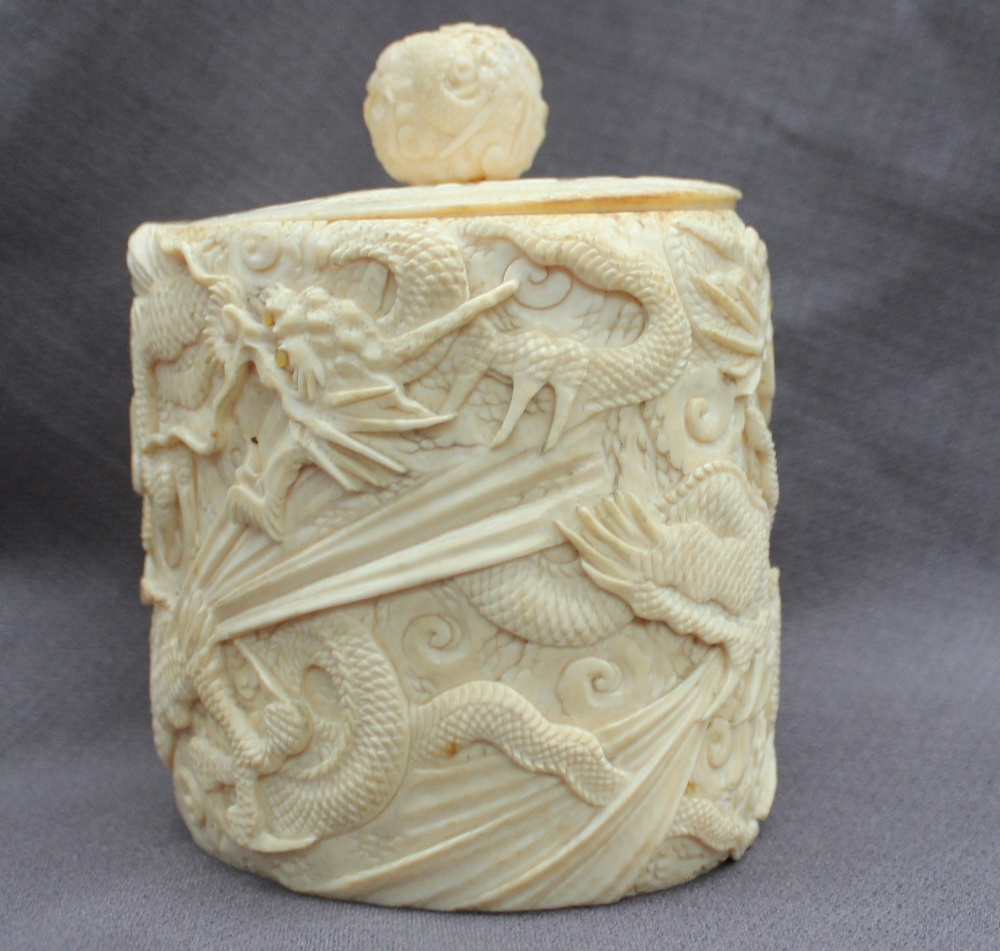 A late 19th / early 20th century Chinese carved ivory box and cover of oval form, - Image 6 of 10