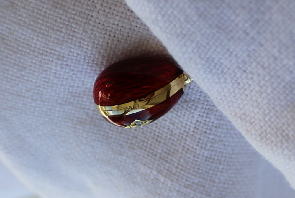 Victor Mayer for Faberge an 18ct gold, diamond and red enamel egg shaped pendant, - Image 3 of 7