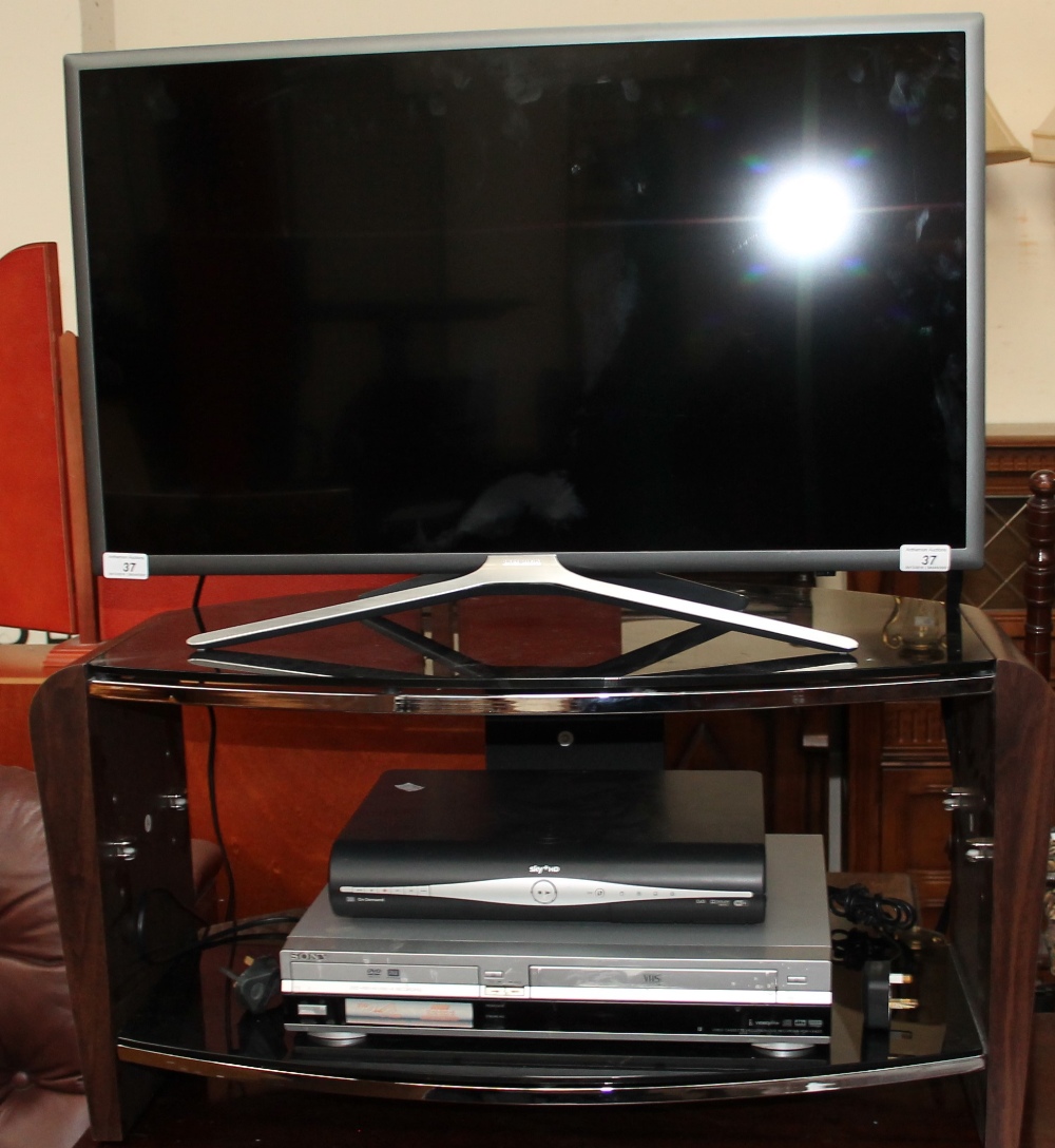 A Samsung 32" flat screen television