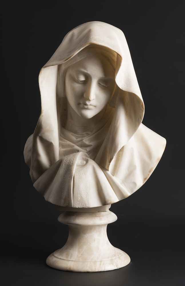 UNKNOWN ITALIAN MASTER: YOUNG LADY WITH A VEIL Around 1850; Italy 61 cm An alabaster bust of a young - Image 2 of 5