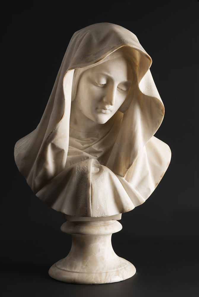 UNKNOWN ITALIAN MASTER: YOUNG LADY WITH A VEIL Around 1850; Italy 61 cm An alabaster bust of a young