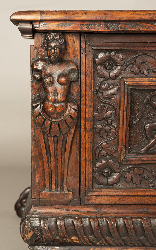 A MANNERIST CHEST Early 17th century; Northern Italy 57x168x52 cm Walnut. A richly carved - Image 4 of 4