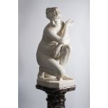 F. PAPUCCI: CROUCHING VENUS Second half of 19th century; Italy 89 cm Carrara marble. Signed on