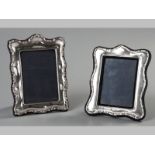 A 20TH CENTURY SILVER PHOTOGRAPH FRAME, BIRMINGHAM 1972, M.M.H., the applied silver border