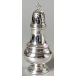 A 19TH/20TH CENTURY ENGLISH SILVER SUGAR SHAKER, BIRMINGHAM, MARK INDECIPHERABLE, the removable