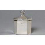 A VICTORIAN SILVER TEA CADDY, LONDON 1898, S.S.H. Ltd, hinged top with a scroll handle, octagonal