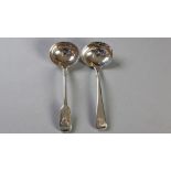 A VICTORIAN SILVER FIDDLE PATTERN SAUCE LADLE, LONDON 1892, JOHN ALDWINDLE & THOMAS SLATER, handle