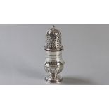 AN 18/19th CENTURY CONTINENTAL SILVER SUGAR SHAKER, removable pierced top and reeded finial,