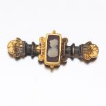 Victorian Etruscan Revival Gold and Carved Agate Cameo Pin/Brooch