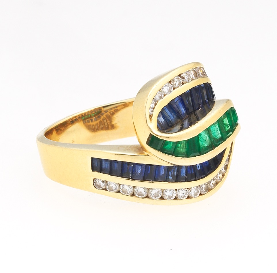 Charles Krypell Gold, Blue Sapphire, Emerald and Diamond Scroll Fashion Ring - Image 5 of 6