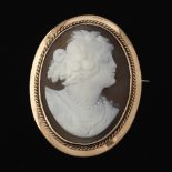 Ladies' Victorian Style Gold and Carved Cameo Pin/Brooch