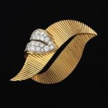 Elegant Textured Gold and Diamond Leaf Style Fur Pin