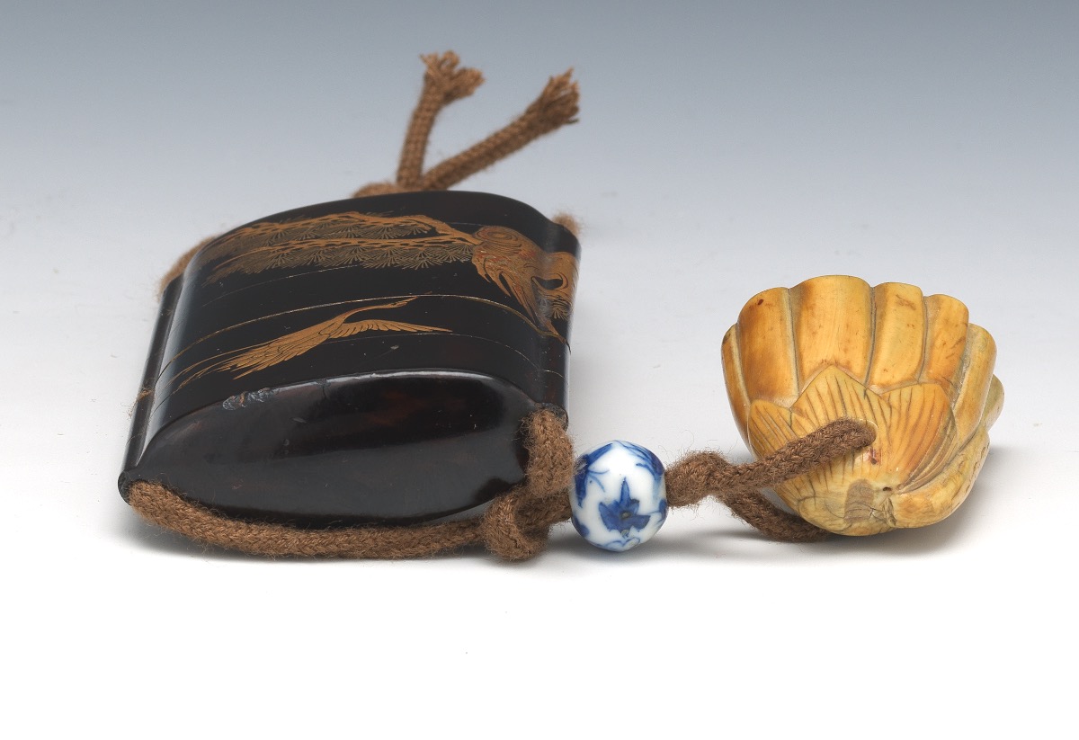 Japanese Takamakie Gold on Black Lacquer Inro, Carved Bone Netsuke and Porcelain Ojimi Bead, ca. La - Image 7 of 7