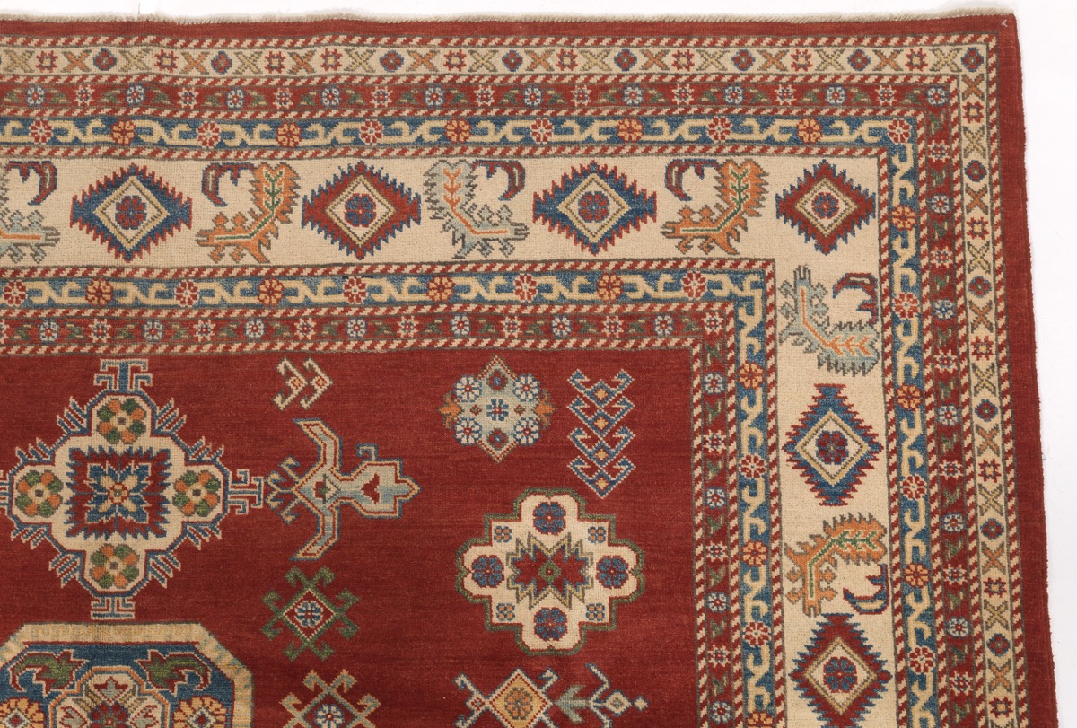 Fine Hand-Knotted Caucasian Kazak Carpet - Image 3 of 5