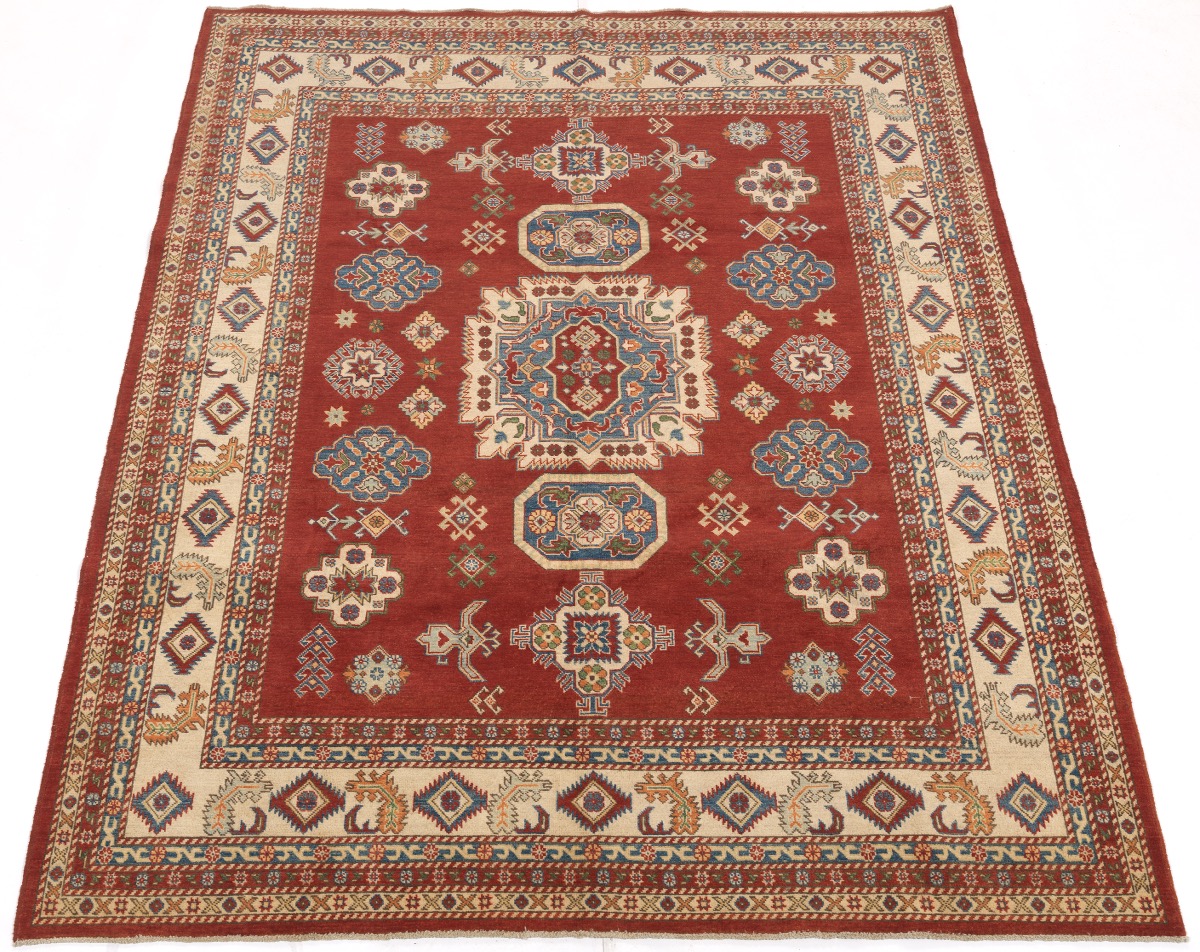 Fine Hand-Knotted Caucasian Kazak Carpet