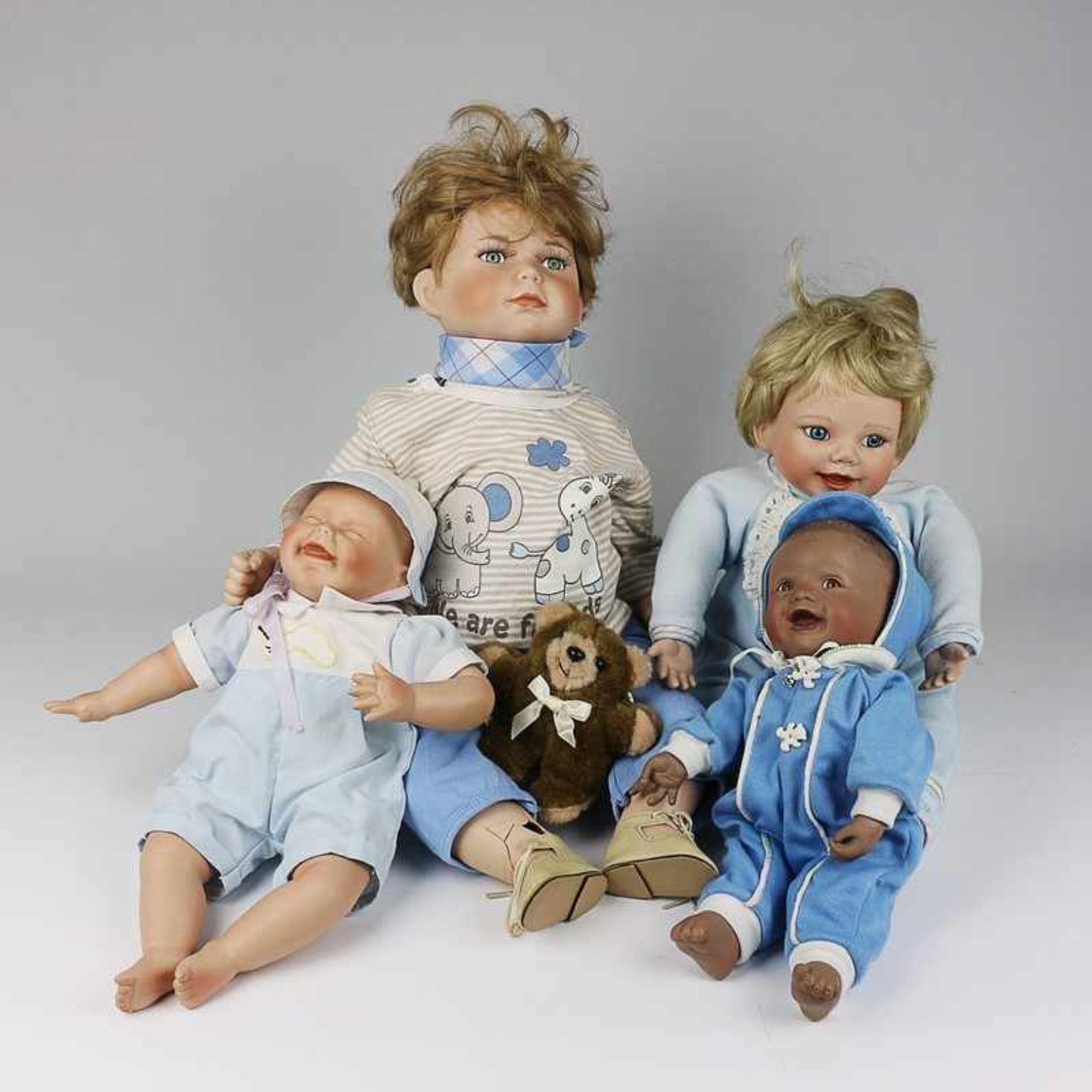Puppen 4 Künstlerpuppen: 3x gem. Kathy Hippensteel, weißes Baby, braunes Baby, Baby mit blonder