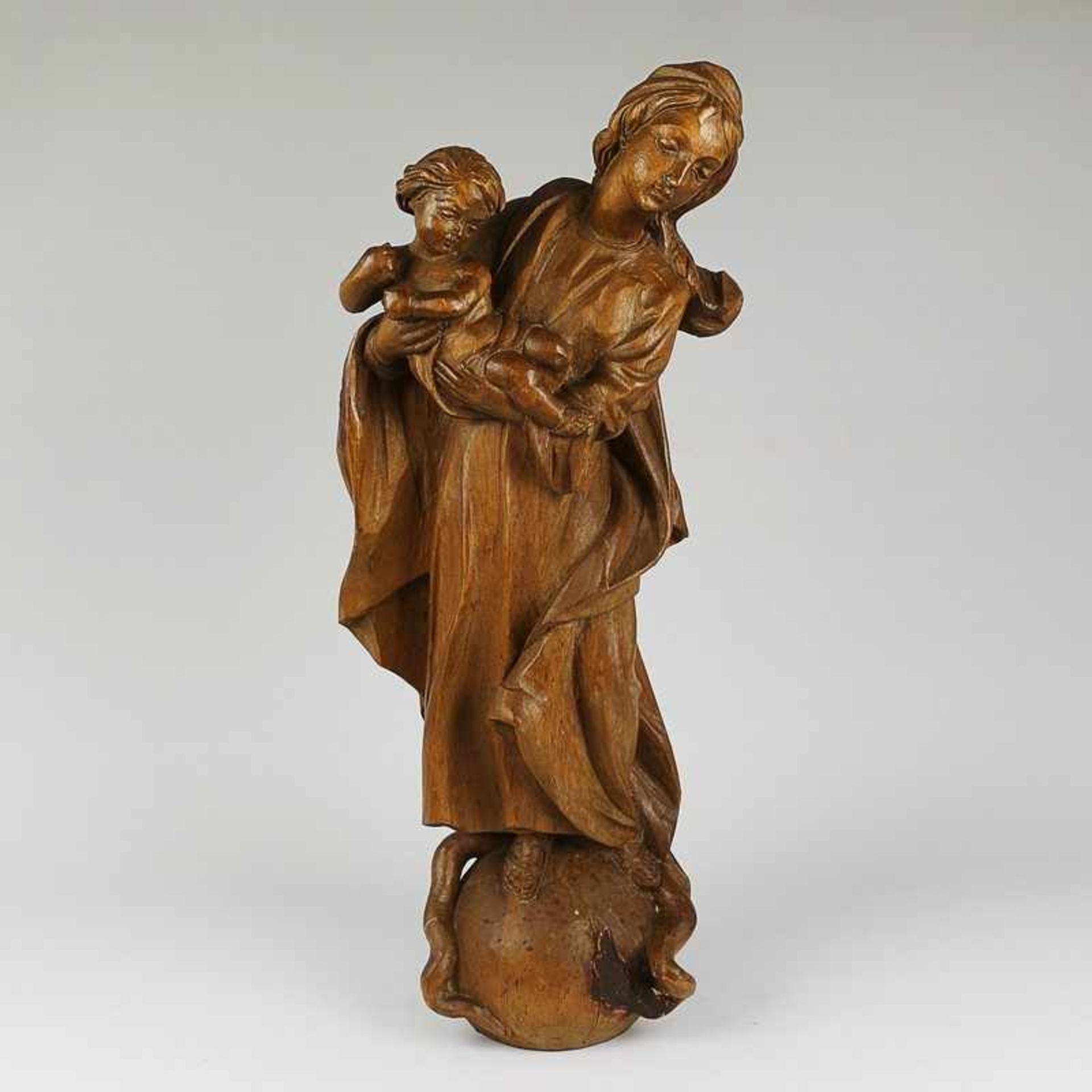 Holzmadonna 20.Jh., vollplastische Holzschnitzerei, Madonna m. Kind auf der Weltkugel stehen,
