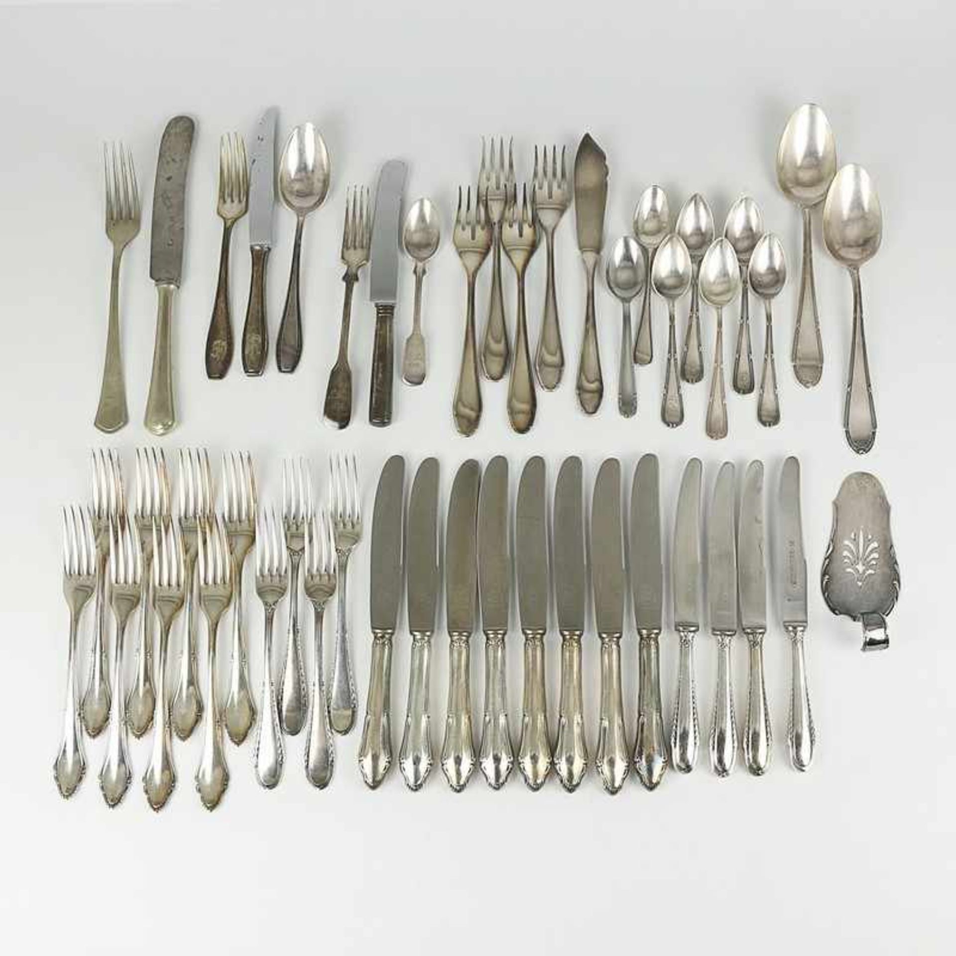 Restbesteck Metall, versi. 90/100, versch. Dekore u. Hersteller, Set: f. 4 Pers., Dessertgabeln, -