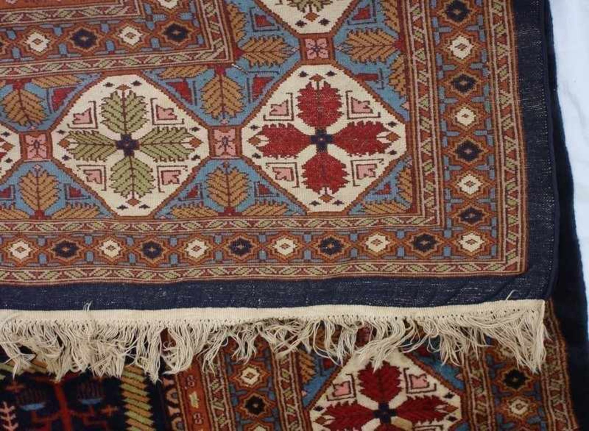 Orientteppich Türkei, Baumwolle/Wolle, handgeknüpft, schöner Lüster, kurzer Flor, dunkelblaues Feld, - Bild 4 aus 5