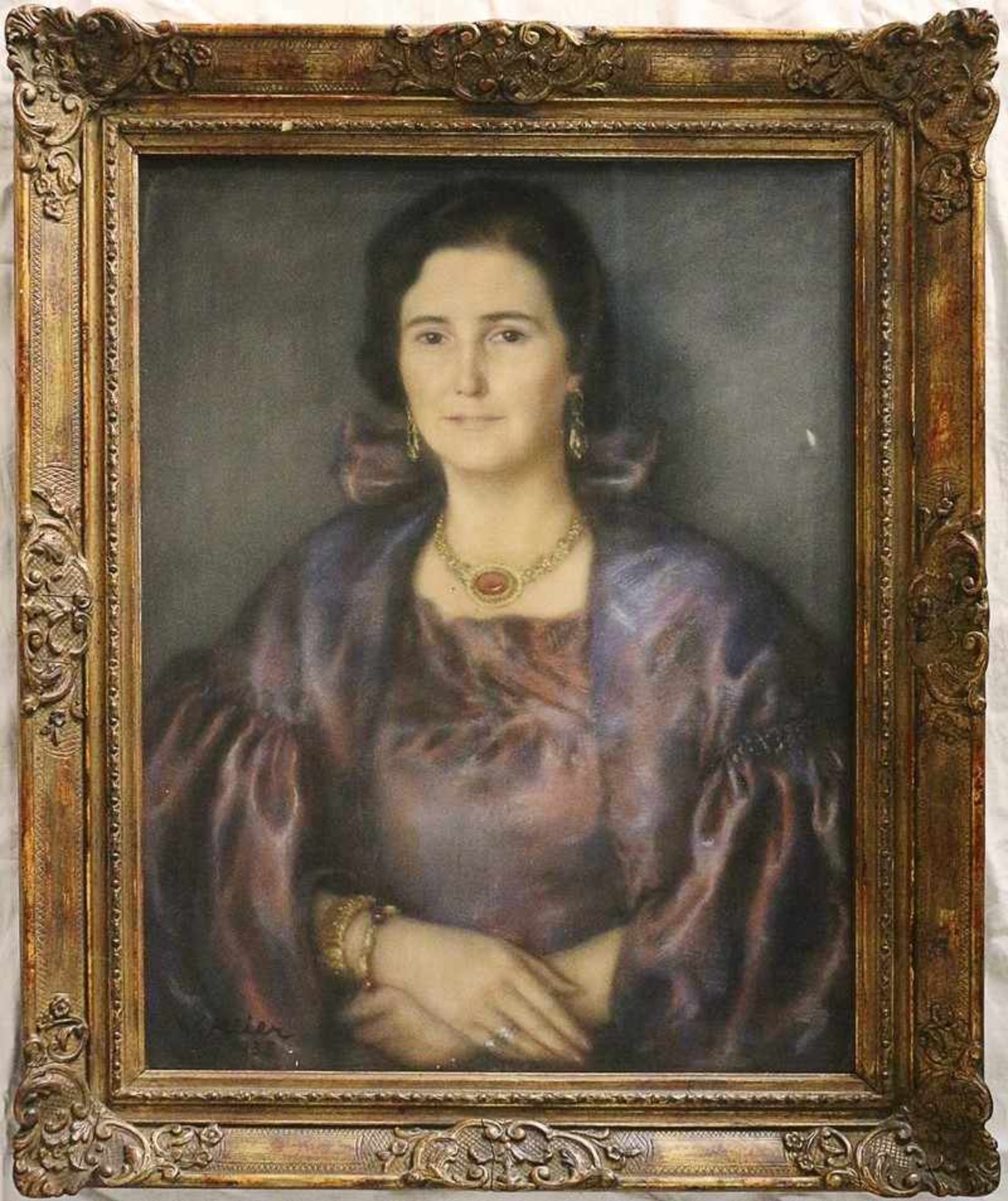 Klier, Wilhelm 1900 Karlsbad - 1948 Chieming, "Damenportrait in violetter Robe", Pastell, gedeckte