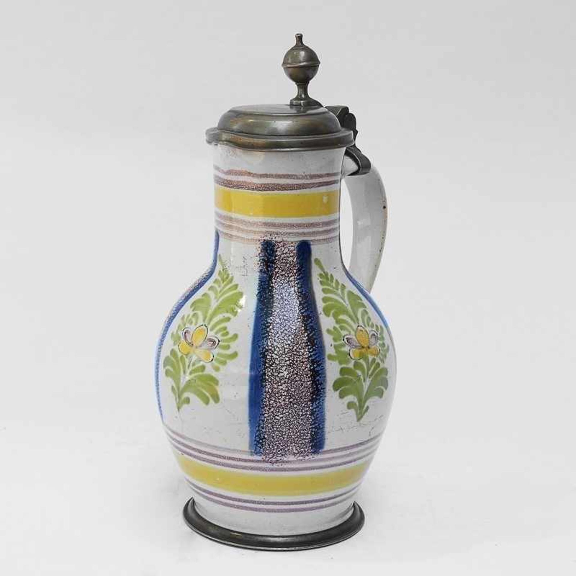 Fayence - Birnkrug um 1820, Schrezheim, hellrosa Scherben, florale Reserven, weiße Zinnglasur, bunte