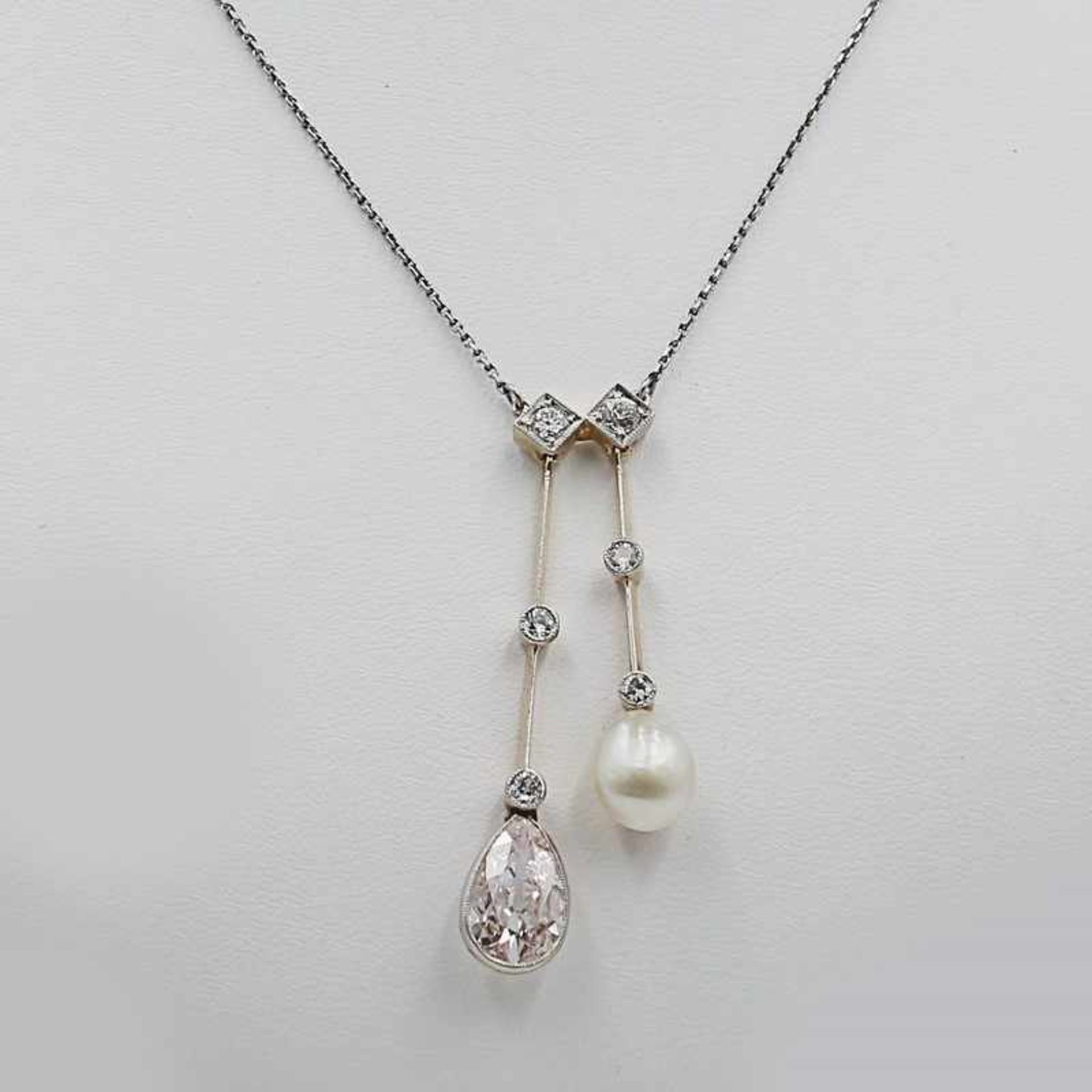 Perle/Diamanten - Collier um 1900, Jugendstil, Pl/GG 585, Mittelteil, GG 585, aus zarten Stegen - Bild 3 aus 6