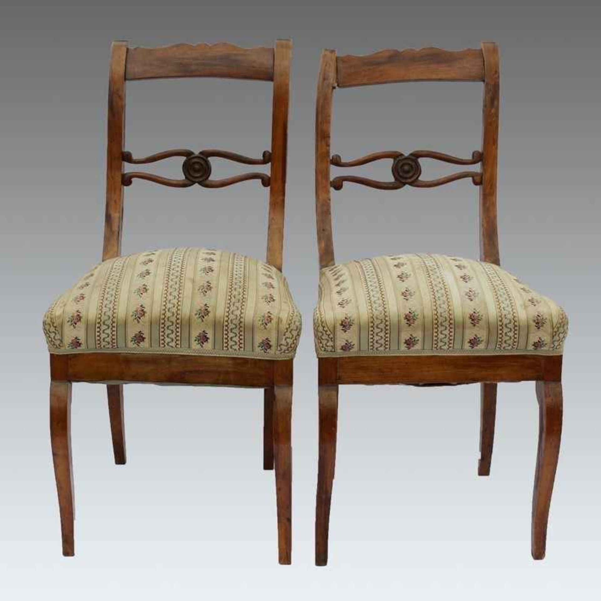 Biedermeier - Paar Stühle um 1830, westdeutsch, Nussbaum furniert, Vierkantbeine, vs. gebogt,