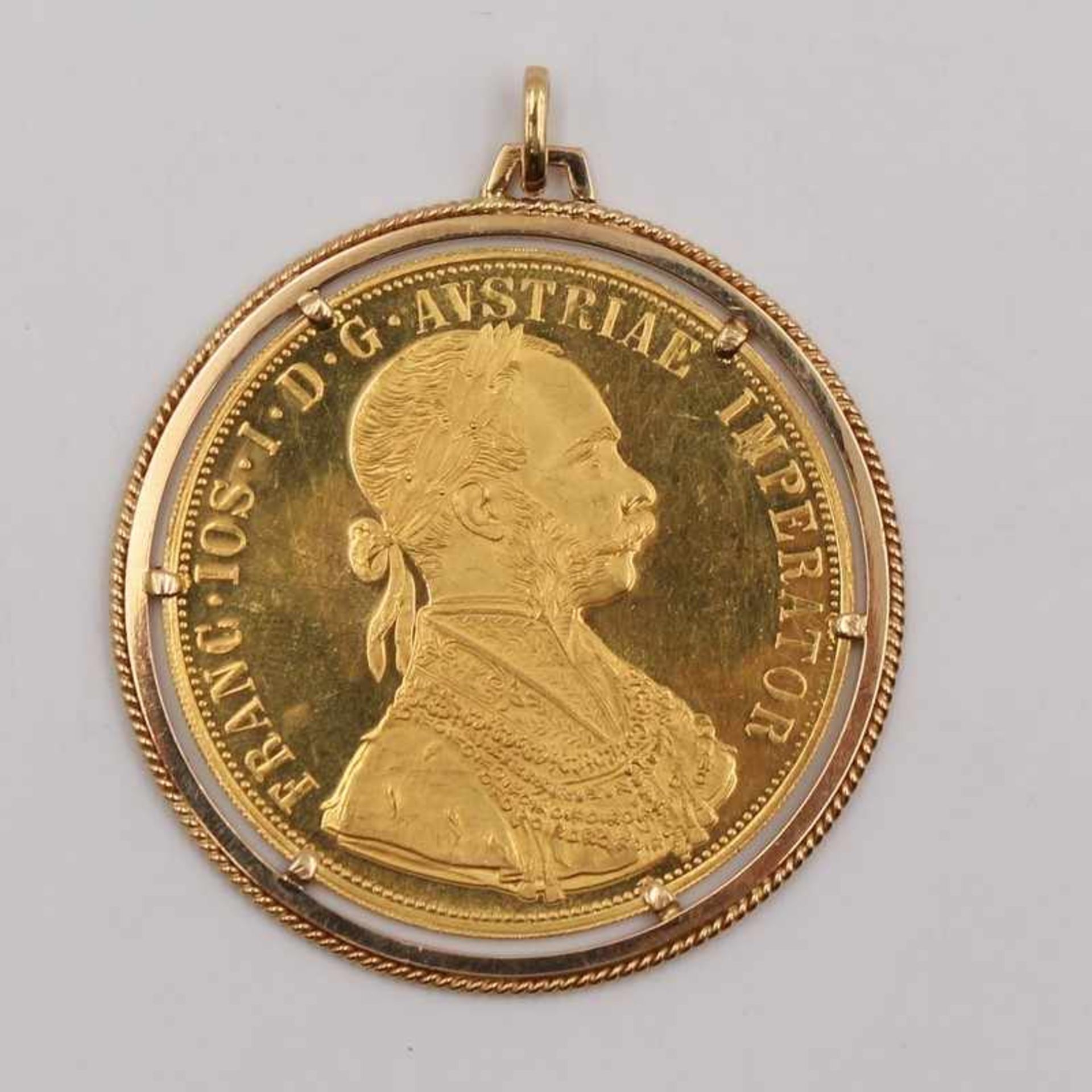 Anhänger - Medaille GG 750, runde Fassung besetzt mit einer Medaille, vs "Franc Ios I D G Avstriae