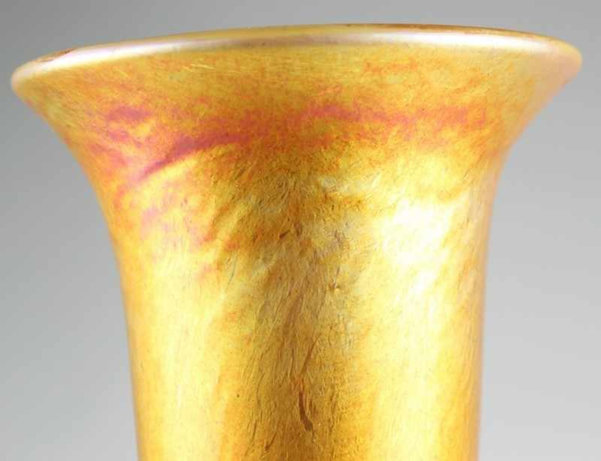 Tiffany - Trompetenvase um 1900/10, Louis Comfort Tiffany, New York, sog. Favrile-Glas, farbloses - Bild 11 aus 11