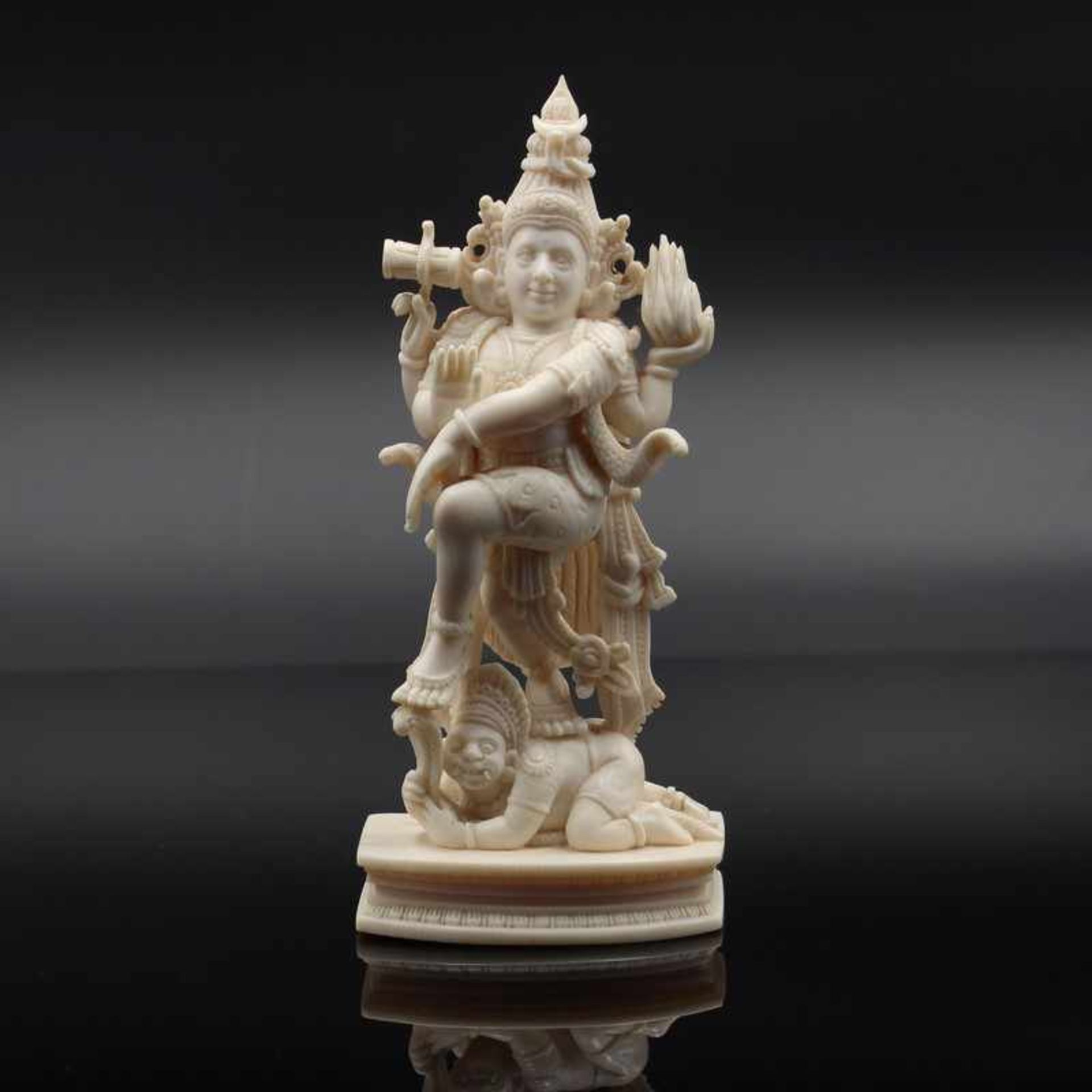 Figur 1.H. 20.Jh., Indien, vollplastische Beinschnitzerei, tanzender Shiva Nataraja, detailreiche