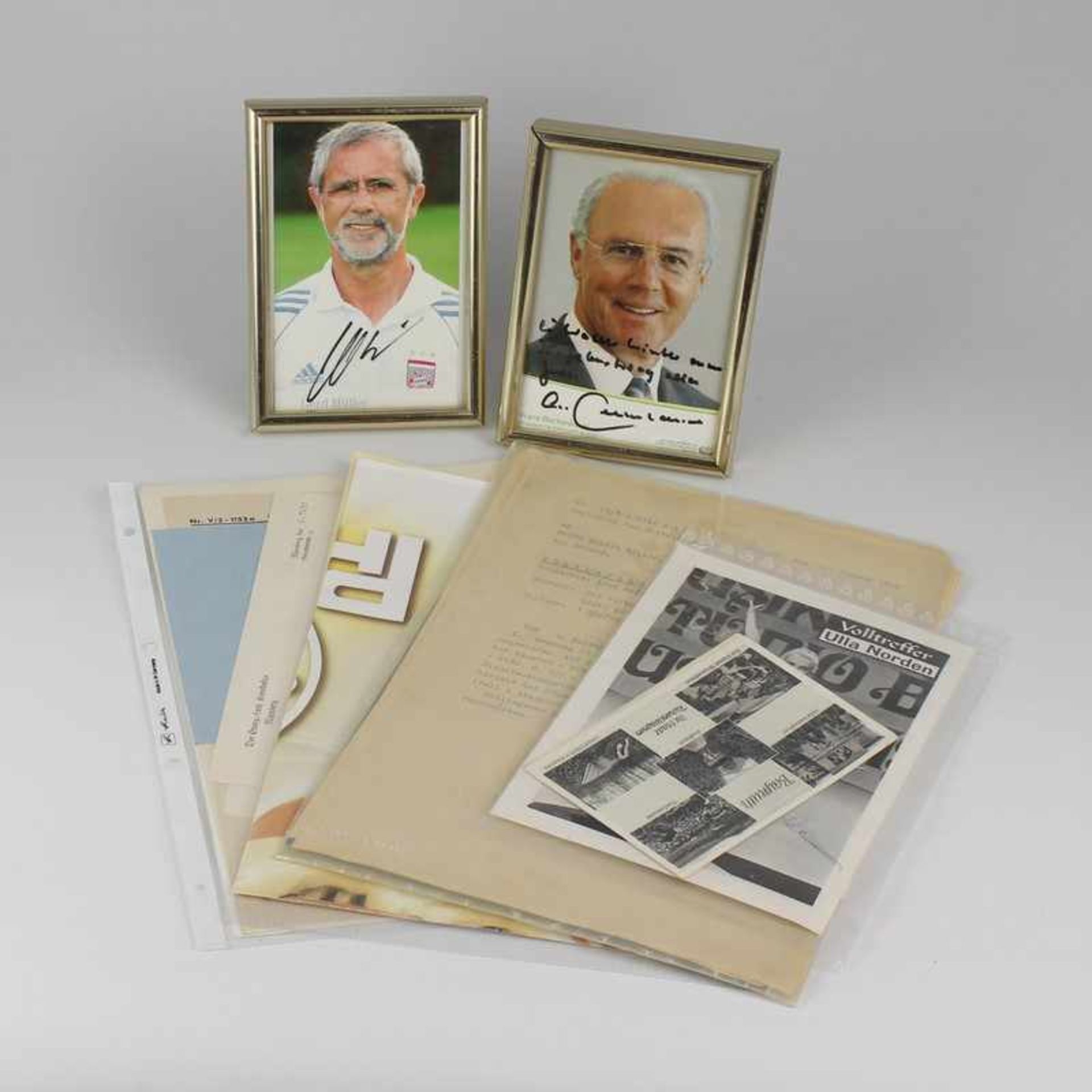 Autographen - Sammlung ca. 13 St., 2x RhG, Sport/Fußball: Franz Beckenbauer, Gerd Müller, Emil