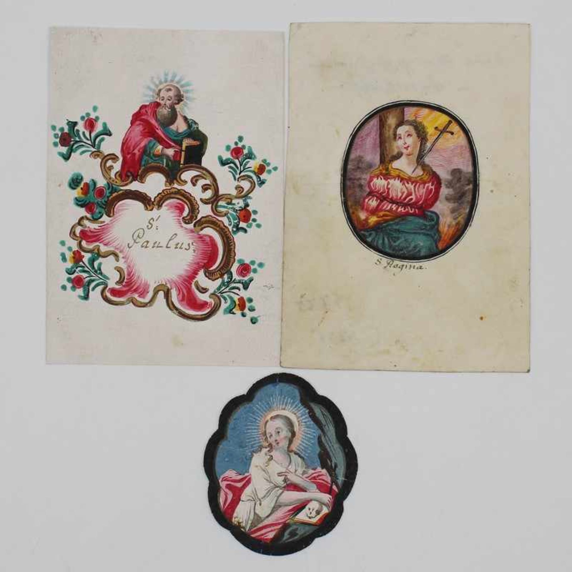 Heiligenbilder - 3 Stück E.18.Jh./A.19.Jh., Papierstücke, handbemalt, 2x bez. "S. Regina" u. "S.