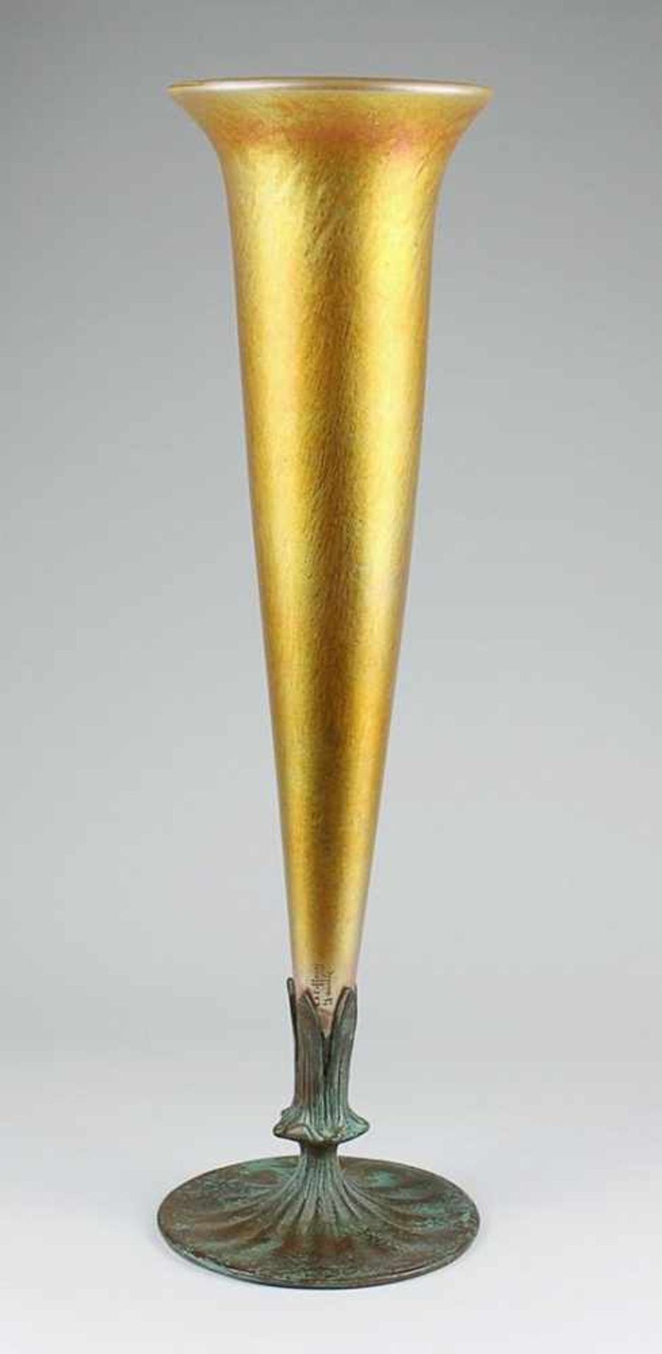 Tiffany - Trompetenvase um 1900/10, Louis Comfort Tiffany, New York, sog. Favrile-Glas, farbloses - Bild 2 aus 11