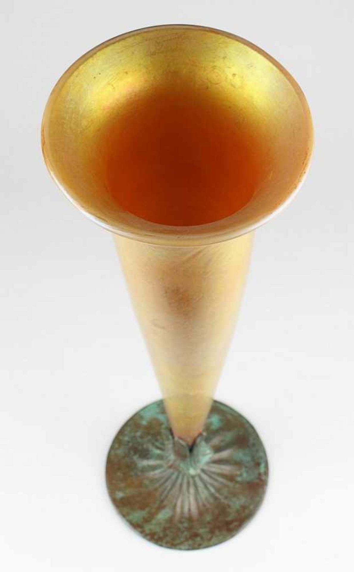 Tiffany - Trompetenvase um 1900/10, Louis Comfort Tiffany, New York, sog. Favrile-Glas, farbloses - Bild 7 aus 11