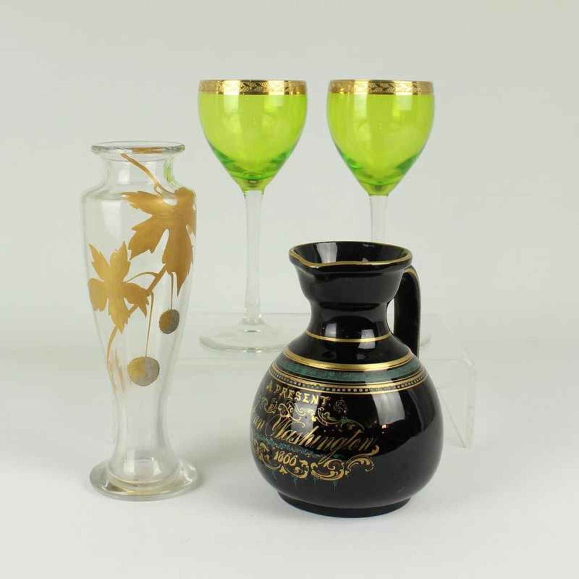Konvolut z.T. um 1900, 4 St., Vase im Stil Moser, Krug aus England, 2 Weingläser, untersch. Formen