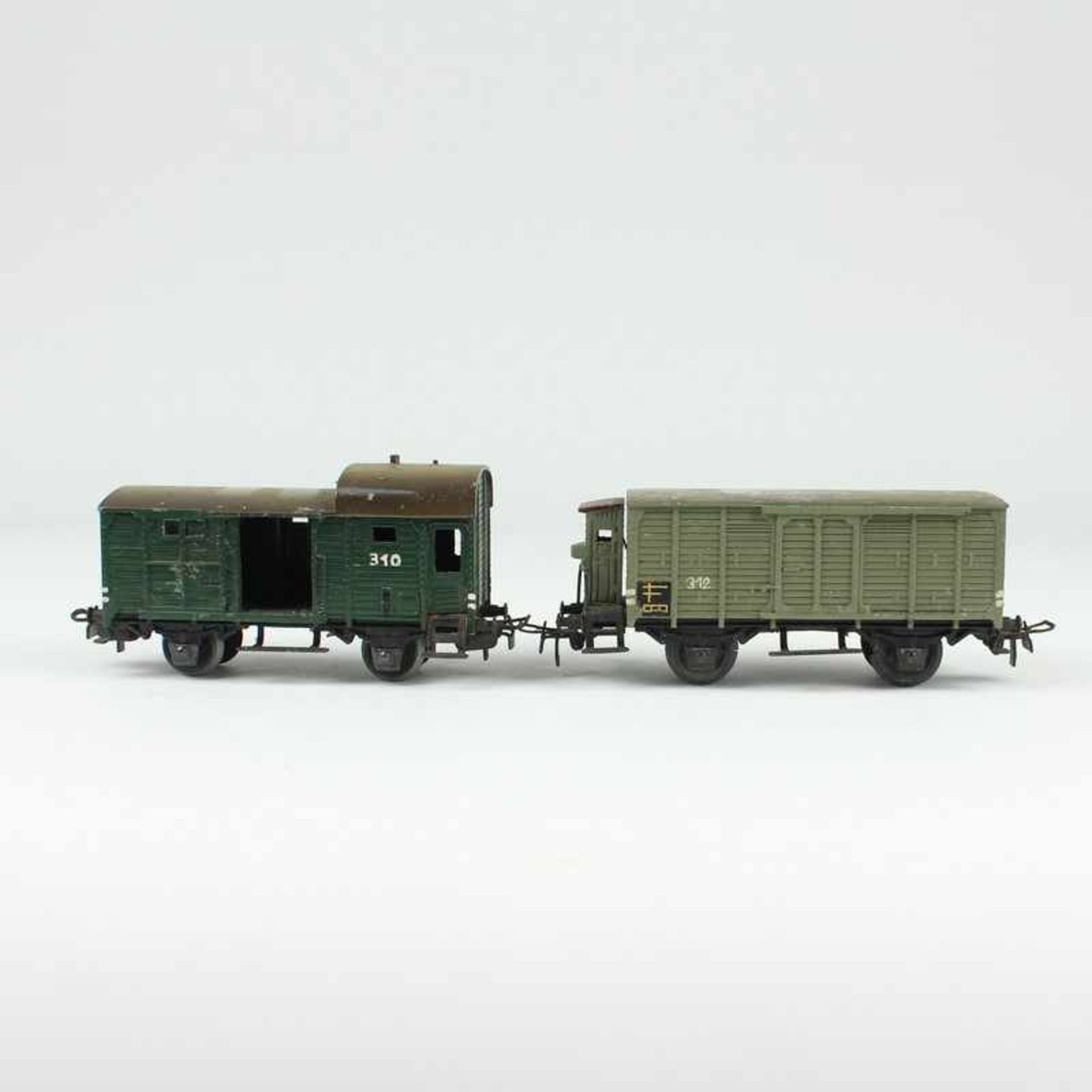 Märklin - Eisenbahn 2 T., H0; 1x gedeckter Güterwagen 312 mit Bremserhaus, um 1952/53, H0, grün,