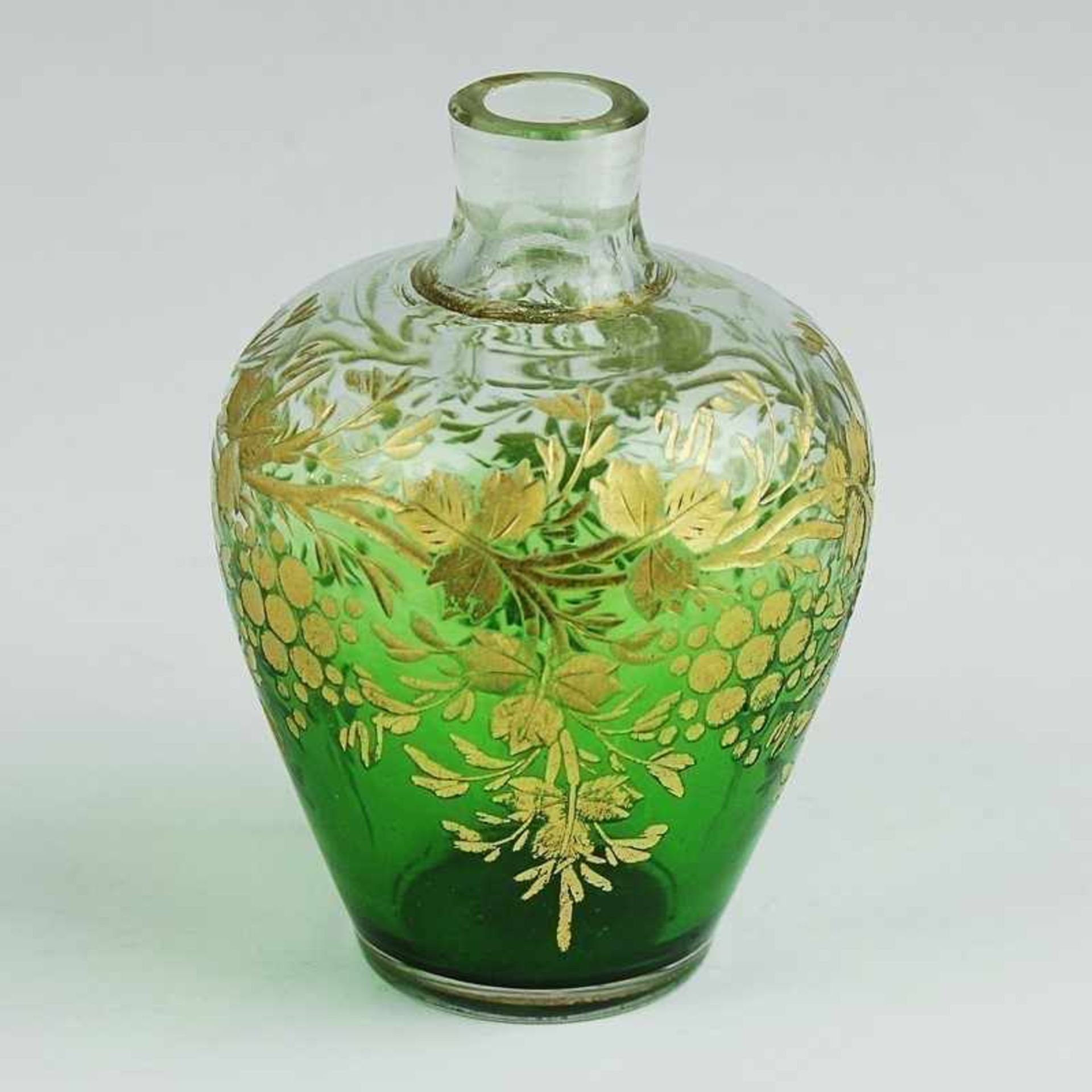 Moser - Ziervase um 1900, Ludwig Moser & Söhne, Karlsbad, farbloses Glas, von unten grün